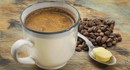 Dieta Bulletproof: ¿mantequilla en el café para bajar de peso?